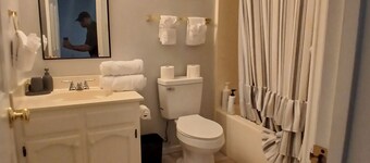 3-Bedroom House, private, off-street, covered parking, near food, shopping, fun