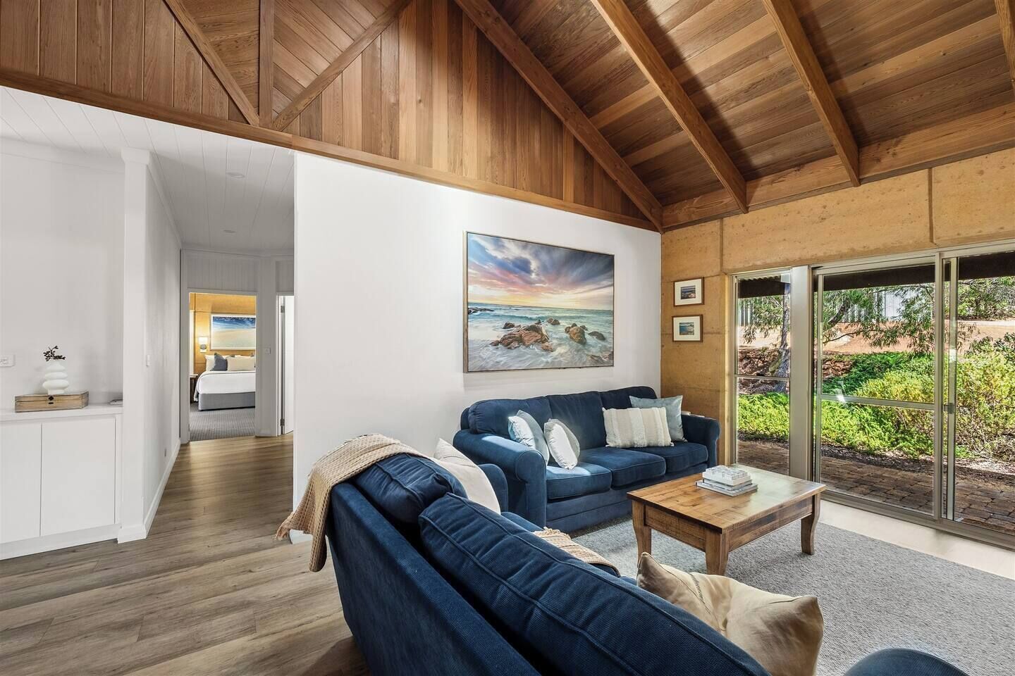 Peis, bordtennis og bøker