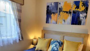 3 bedrooms, iron/ironing board, free WiFi, bed sheets