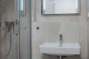 Shower, hair dryer, soap - Fabulous 1-bedroom apartment with AC in vibrant Bratislava (Bratislava)
