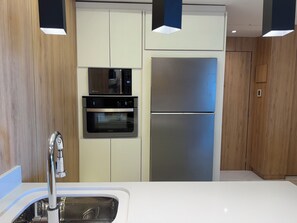Fridge, microwave, oven, stovetop - Luxury Barra (Rio de Janeiro)