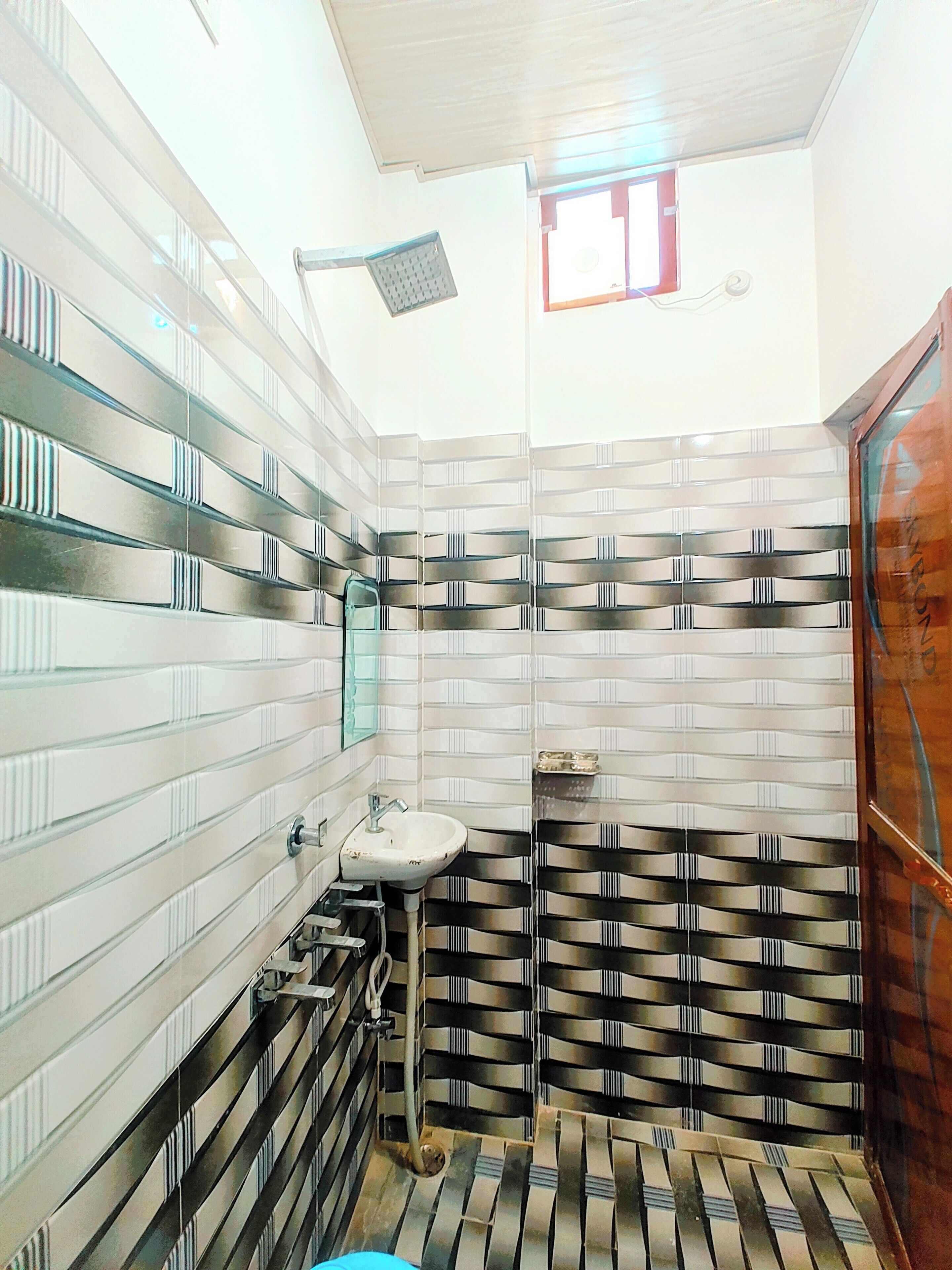 Basic Double or Twin Room | Bathroom | Shower, slippers, towels, soap