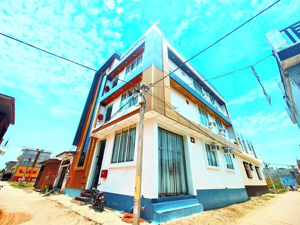 Exterior - Hotel Awadh Star Palace (Ayodhya)