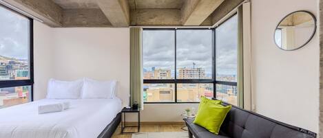 Iron/ironing board, WiFi, bed sheets