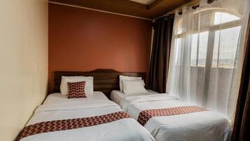 Twin Room, Balcony, Garden View | Soundproofing, free WiFi