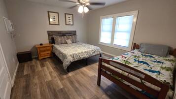 2 bedrooms, WiFi, bed sheets