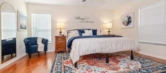 New Listing! Gorgeous 3BR/2BA Home w/Swim & Spa, FirePit, Grill, close to Weeki Wachee/Pine Island