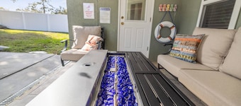New Listing! Gorgeous 3BR/2BA Home w/Swim & Spa, FirePit, Grill, close to Weeki Wachee/Pine Island