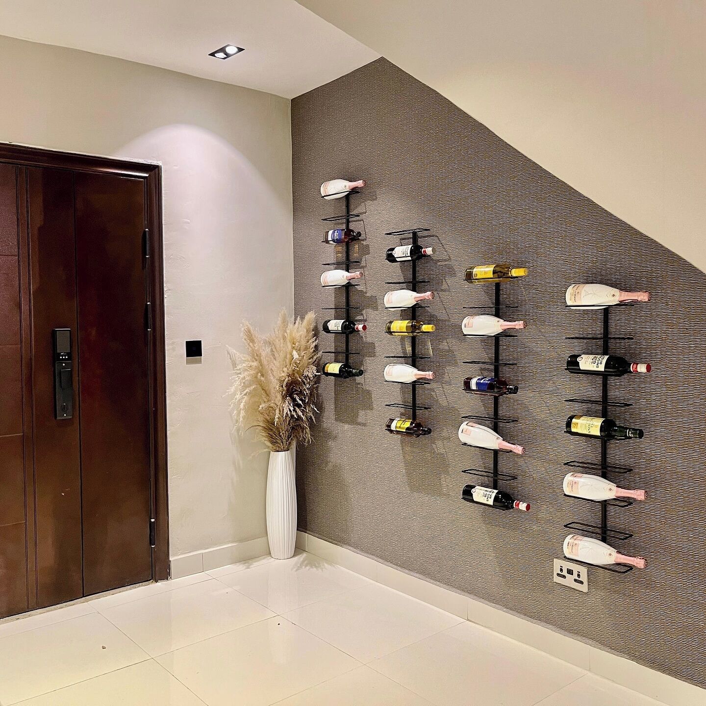 Apartamento econômico, sacada, vista para a cidade | Parte interna