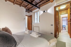 1 bedroom, iron/ironing board, free WiFi, bed sheets - Giubbonari 23 - FromHometoRome (Roma)