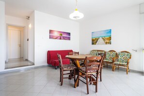 Dining - Mistral Wind - Frontemare House (Capilungo)