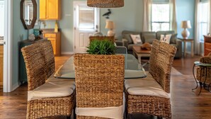Dining - Rookery III 4009 | 3BR Cottage | 1/2 Mile to Beach | Screened-In Porch (Fort Morgan)