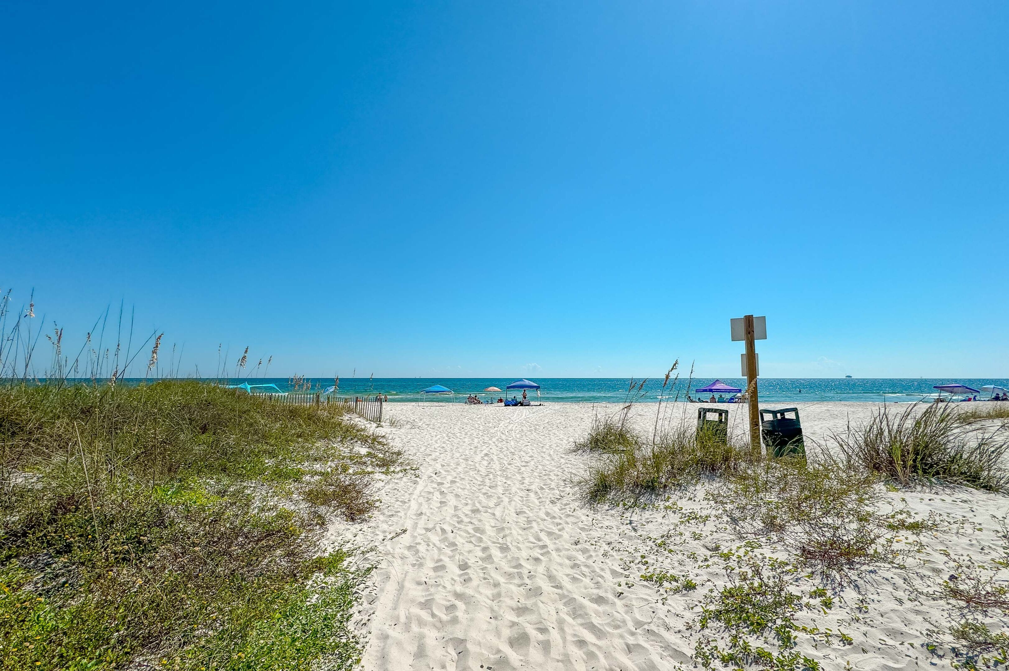 بالقرب من الشاطئ