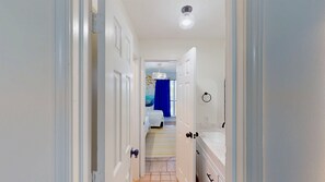 5 bedrooms, iron/ironing board, travel cot, free WiFi - Newly Refreshed Home | Steps to Shore | Dogs OK (Gulf Shores)