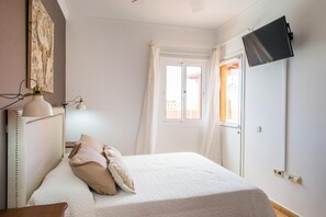 WiFi, bed sheets - Vacation Villa 'Atlantic Ocean Private Pool' with Sea View and Wi-Fi (Corralejo)