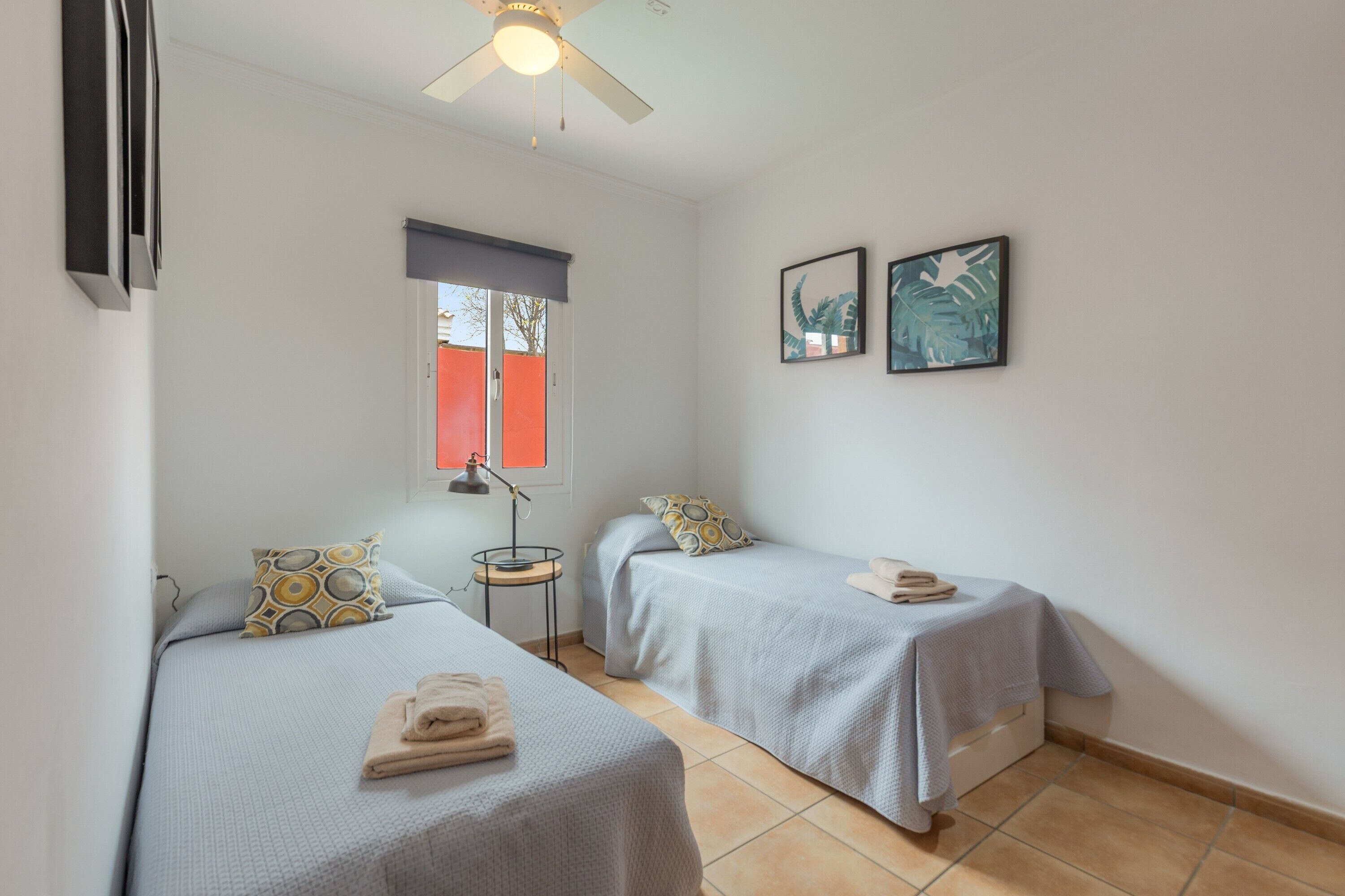 4 bedrooms, WiFi, bed sheets