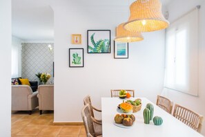 Dining - Vacation Villa 'Atlantic Ocean Private Pool' with Sea View and Wi-Fi (Corralejo)