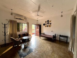 Superior Apartment, Garden View | Living area - Bhumika by evaddo (Ashvem)