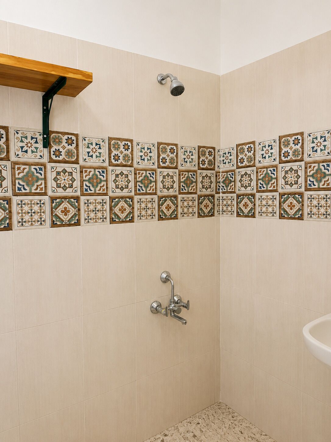 Standard Studio, Balcony | Bathroom | Shower, towels