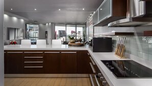 Unclassified image, 4 of 27, button - Art Apartment 1304 in Cape Town (Cape Town)