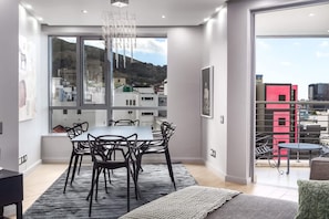 Room - Art Apartment 1304 in Cape Town (Cape Town)