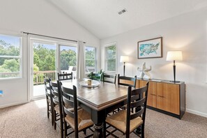 Dining - Country Roads: Private Pool | Hot Tub | EV Charge (Corolla)
