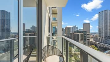 Estúdio, vista para a cidade | Sacada
