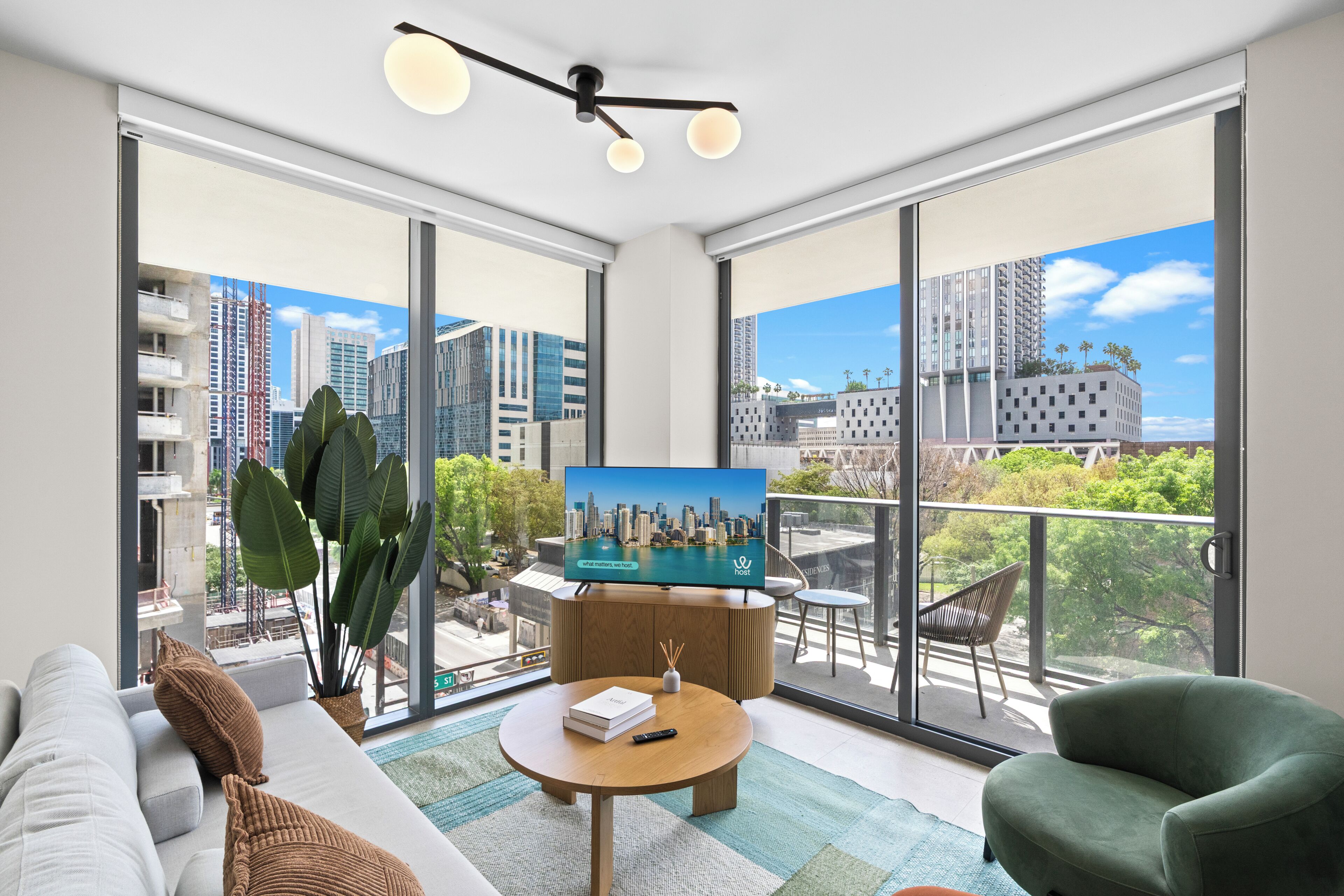 City Apartment, 2 Bedrooms | Living area