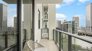 Apartment, 2 Bedrooms | Balkoni