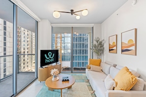 Apartamento familiar | Zona de estar | Smart TV de 50 pulgadas con canales por cable