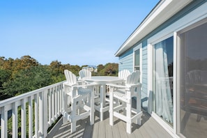 Outdoor dining - Shorely Dreaming: Private Pool | Hot Tub | Dog Only (Corolla)