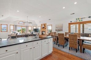 Dining - Stella Marina: Private Pool | Hot Tub | Screened in Porch (Corolla)
