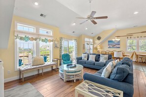 Smart TV, ping pong - Livin' the Dream: Private Pool | Hot Tub | Pets Allowed | Rec Room (Nags Head)