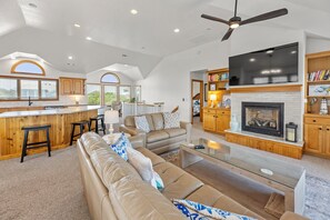 Smart TV, fireplace - Sea of Grace: Hot Tub | Game Room | Community Pool (Corolla)