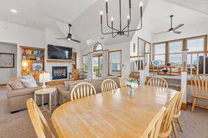 Dining - Sea of Grace: Hot Tub | Game Room | Community Pool (Corolla)