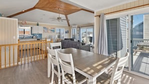 Dining - Sunshine and Whiskey: Pets Allowed | Private Pool | Private Hot Tub (Corolla)