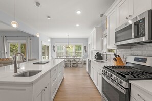 Fridge, microwave, oven, stovetop - Wax Turtle: Dog Friendly | Private Saltwater Pool | Game Room (Southern Shores)
