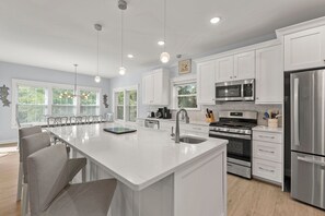 Fridge, microwave, oven, stovetop - Wax Turtle: Dog Friendly | Private Saltwater Pool | Game Room (Southern Shores)