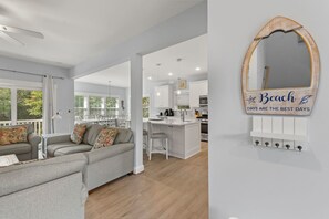 Smart TV, fireplace - Wax Turtle: Dog Friendly | Private Saltwater Pool | Game Room (Southern Shores)