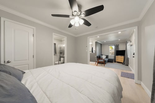 Bright studio apartment near UC Davis Med Center Downtown Sacramento