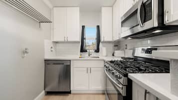 Micro-ondas, fogão, cooktop, lava-louças