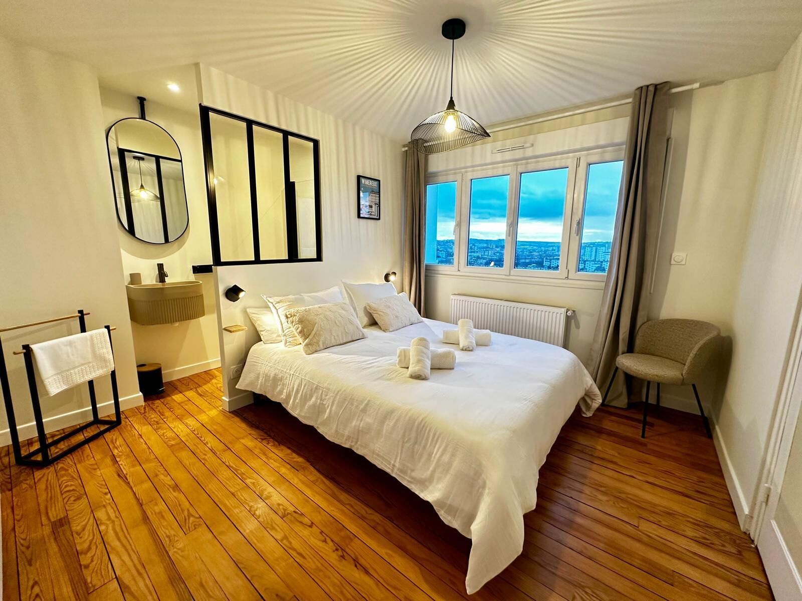 Iron/ironing board, WiFi, bed sheets