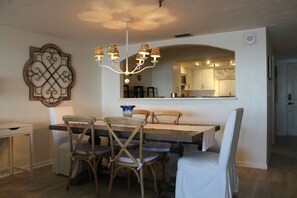Dining - Beachfront 2BR/2Bath Condo on the Gulf, Indian Rocks Beach, Florida (Indian Rocks Beach)
