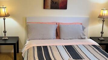 2 soverom, strykejern/-brett, reiseseng for barn og wi-fi (inkludert)