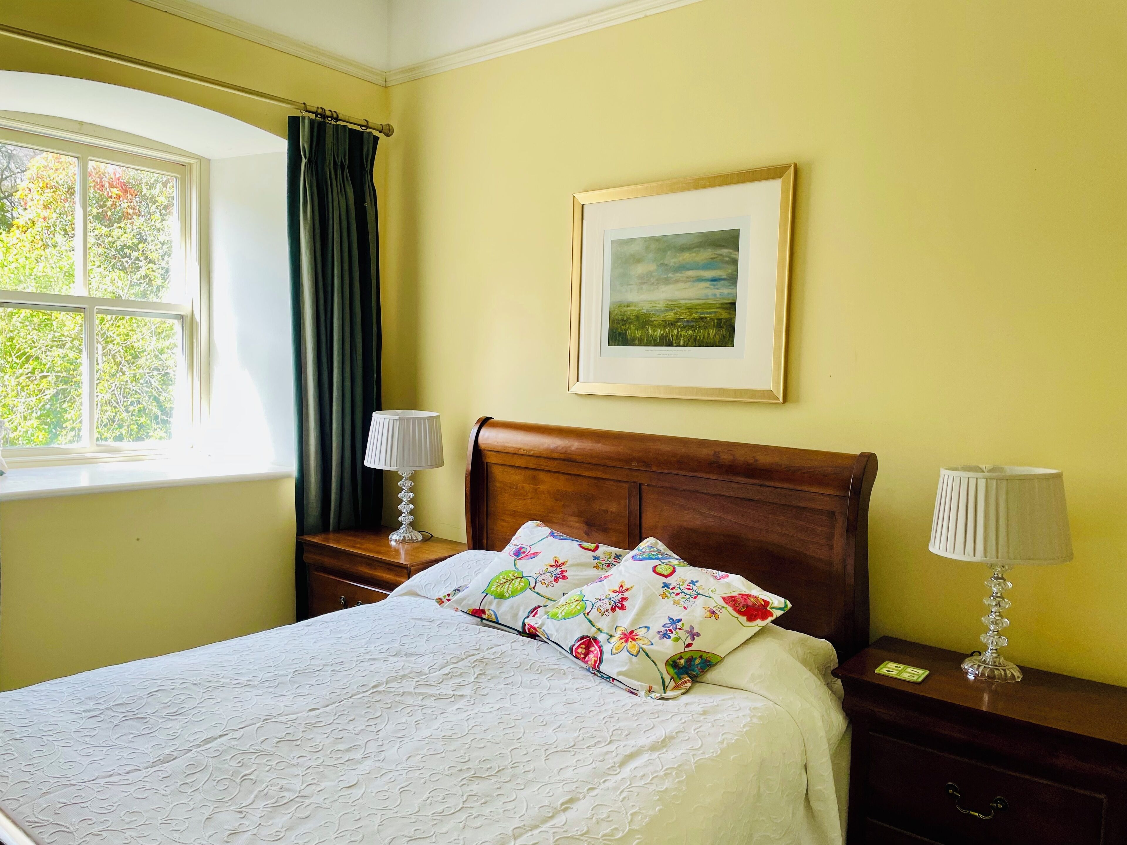 6 bedrooms, iron/ironing board, free WiFi, bed sheets