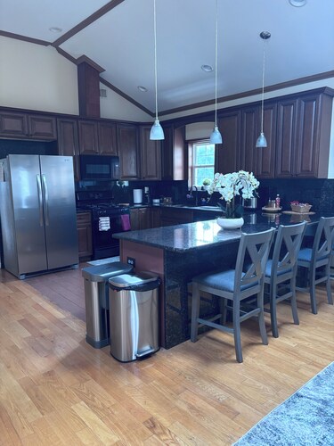 Luxury3BR Apartment/PrivateEntrance/Free Parking