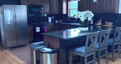 Luxury3BR Apartment/PrivateEntrance/Free Parking