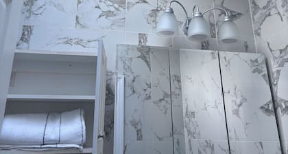 Luxury3BR Apartment/PrivateEntrance/Free Parking