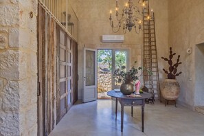 Interior - Charming Country Villa with panoramic pool (Ragusa)