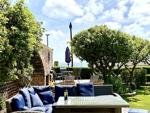 Outdoor dining - Bay View House is one of Yorkshire's premier coastal retreats. Featuring hot tub, fire pit and 4 stu (Bridlington)